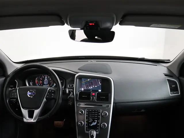 Volvo XC60 2.0 T5 FWD Ocean Race 2015 Benzine 3