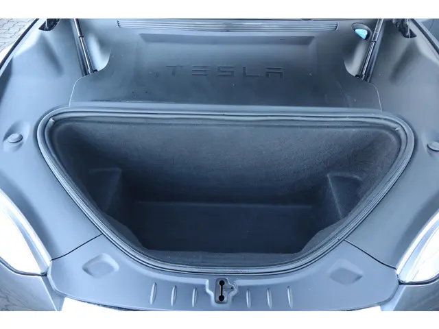 Tesla Model S 75D Base 2018 Elektrisch 25