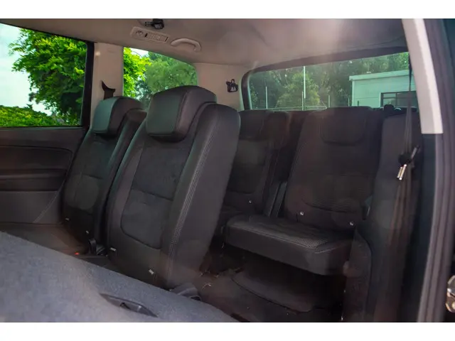 SEAT Alhambra 7p 2015 Benzine 27