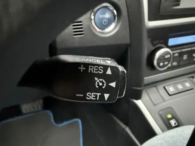 Toyota Auris 1.8 Hybrid Lease 2014 Hybride Benzine 23