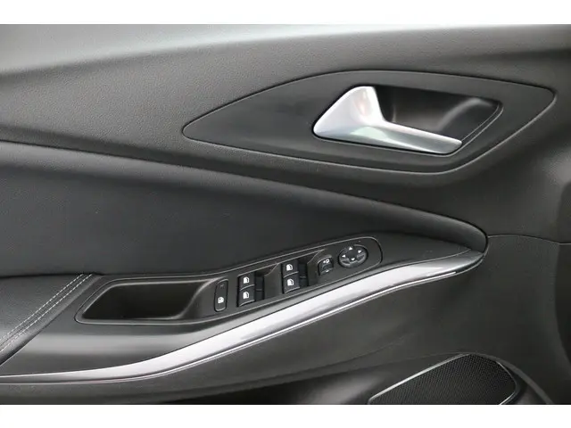 Opel Grandland X 1.2 Turbo Innovation 2020 Benzine 32