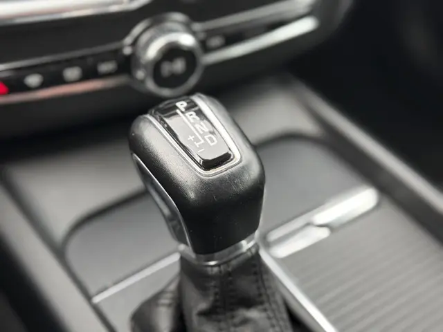 Volvo XC60 2.0 T5 Momentum 2019 Benzine 24