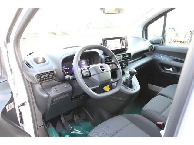 Opel Combo 1.5D 100 L2H1 2024 Diesel 9
