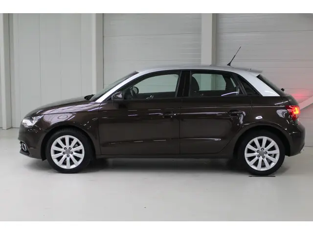 Audi A1 Sportback 1.4 TFSI Pro Line 2012 Benzine 2