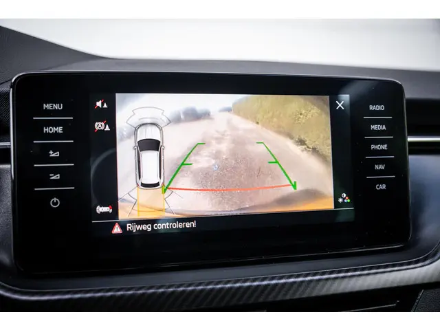 Škoda Kamiq 1.5 TSI DSG7 Monte Carlo 2021 Benzine 28