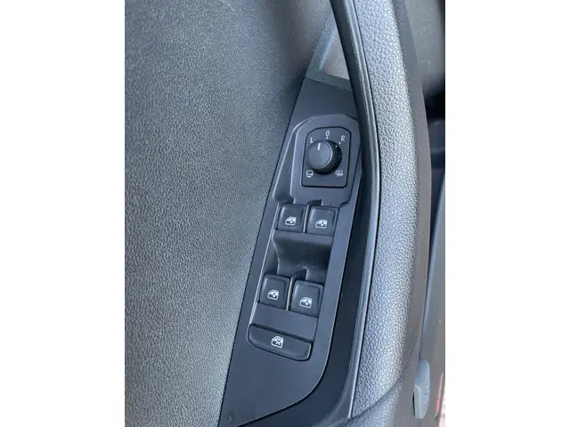 Škoda Karoq 1.0 TSI Business Edition 2022 Benzine 16