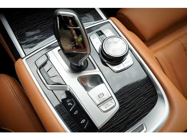 BMW 7 Serie 745e High Executive 2019 Hybride Benzine 15