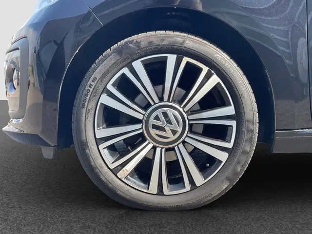 Volkswagen up! 1.0 BMT high up! 2019 Benzine 23