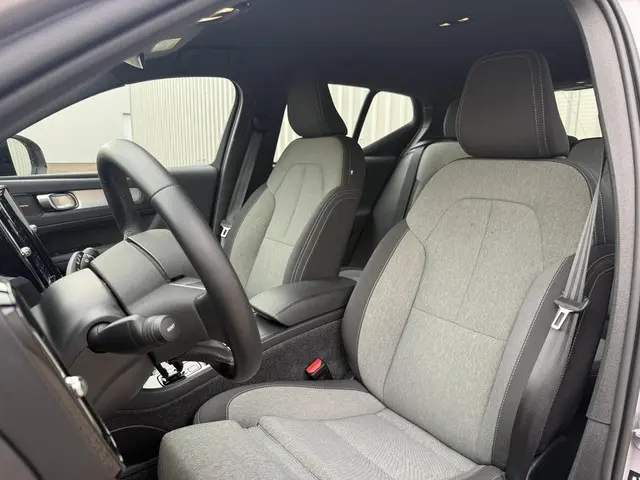 Volvo XC40 2.0 B4 Plus Dark 2025 Benzine 11