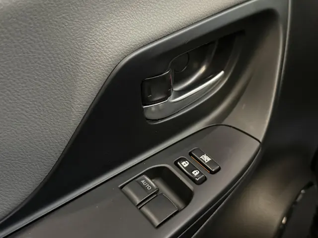 Toyota Yaris 1.5 Hybrid Aspiration 2018 Hybride Benzine 29