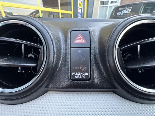 Suzuki Swift 1.2 Comfort Smart Hybrid 2023 Benzine 17