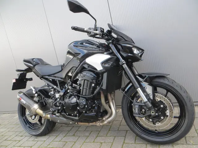 Kawasaki Z900 Performance 2025 Benzine 3