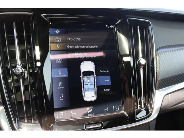 Volvo S90 2.0 B4 R-Design 2022 Benzine 37