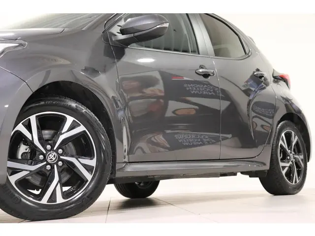 Toyota Yaris 1.5 Hybrid 115 Dynamic, 2025 Hybride Benzine 7