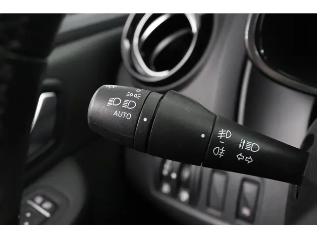 Renault Clio TCe 90 Intens 2019 Benzine 28