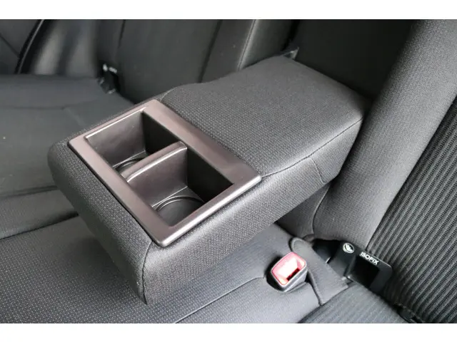 Toyota RAV4 2.0 Dynamic 4WD, Trekhaak 2013 Benzine 30