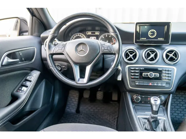 Mercedes-Benz A-Klasse 180 Prestige 2015 Benzine 26