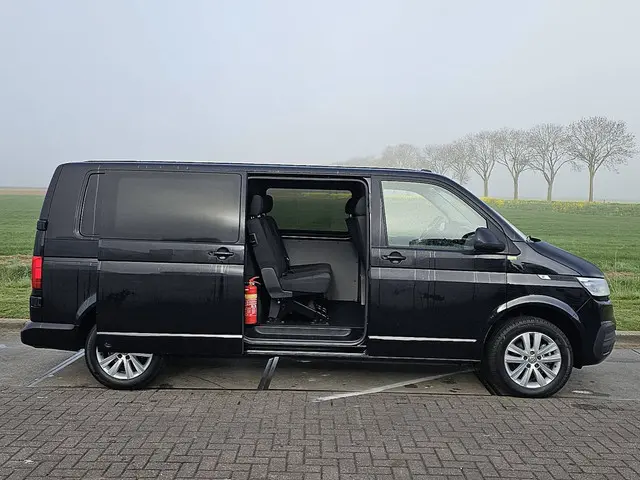 Volkswagen Transporter 2.0 TDI 2022 Diesel 14