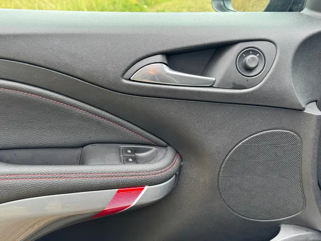 Opel ADAM 1.4 Turbo Rocks S 2015 Benzine 15