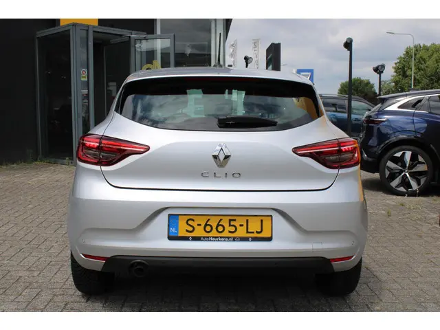 Renault Clio TCe 90 Equilibre 2023 Benzine 32