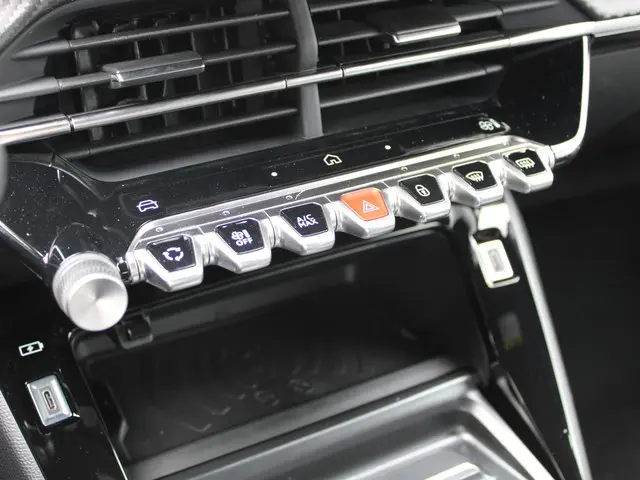 Peugeot e-2008 EV Allure 50 kWh 2025 Elektrisch 24