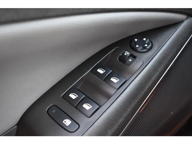 Opel Crossland X 1.2 Turbo Innovation 2020 Benzine 24