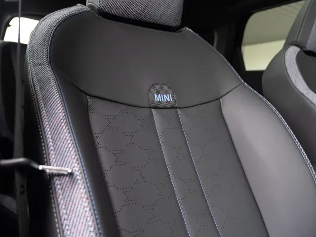 MINI Countryman C 2025 Benzine 12