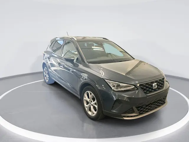 SEAT Arona 1.0 Tsi 110pk DSG FR 2022 Benzine 4
