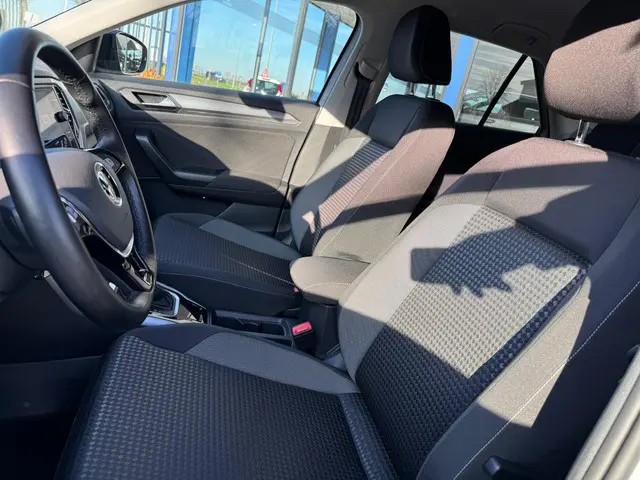 Volkswagen T-Roc 1.5 TSI Active 2021 Benzine 12