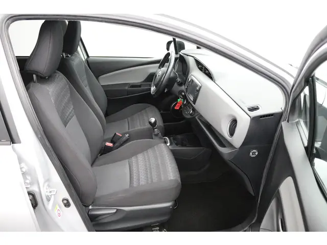 Toyota Yaris 1.3 VVT-i Dynamic 2017 Benzine 22