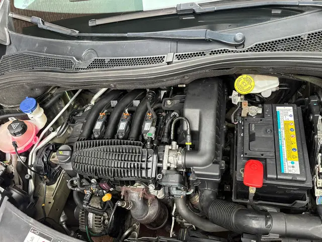 Peugeot 208 1.0 VTi LIKE 2014 Benzine 26