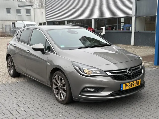 Opel Astra 2