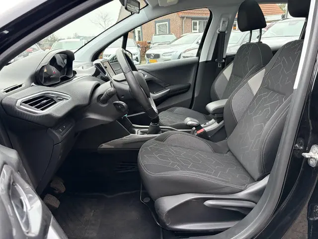 Peugeot 2008 1.2 PureTech Blue Lion 2018 Benzine 16