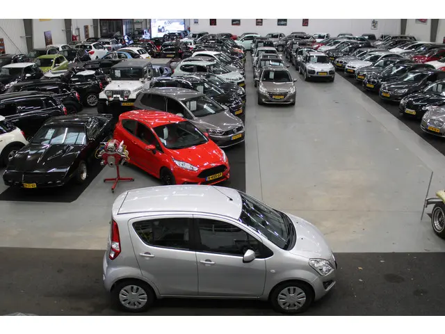 Suzuki Splash 1.0 VVT Comfort EASSS 2015 Benzine 16