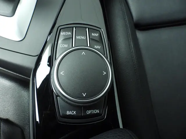 BMW 1 Serie 5-deurs 118i 2019 Benzine 26