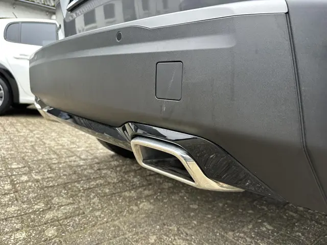 Peugeot 2008 1.2 Hybrid 145 PK GT 2025 Hybride Benzine 53