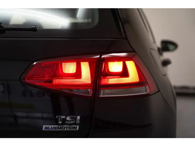 Volkswagen Golf 1.0 TSI Edition [ airco ] 2016 Benzine 26