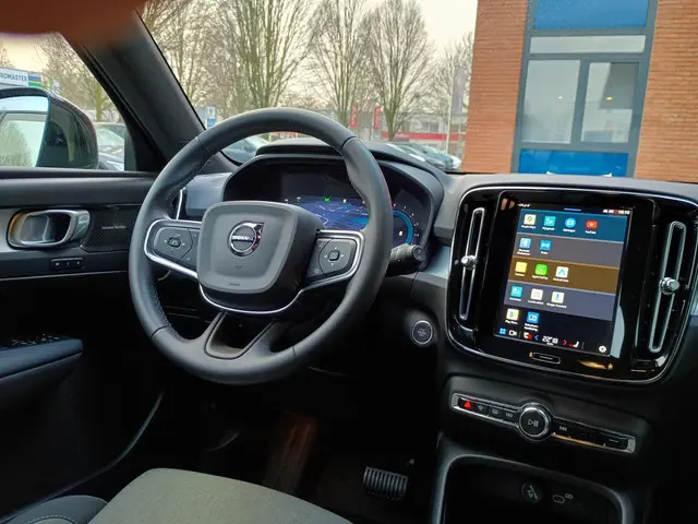 Volvo XC40 B4 Plus Dark 2025 Benzine 12