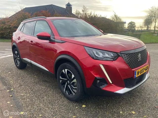 Peugeot 2008 1.2 PureTech Allure 2021 Benzine 4