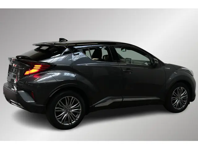 Toyota C-HR 2.0 Hybrid Executive 2021 Hybride Benzine 2