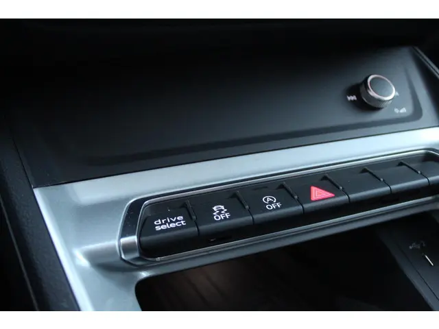 Audi Q3 35 TFSI Advanced edition 2024 Benzine 23