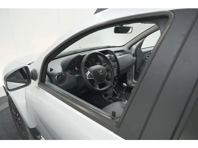 Dacia Duster TCe 120 4x2 Blackshadow 2017 Benzine 2
