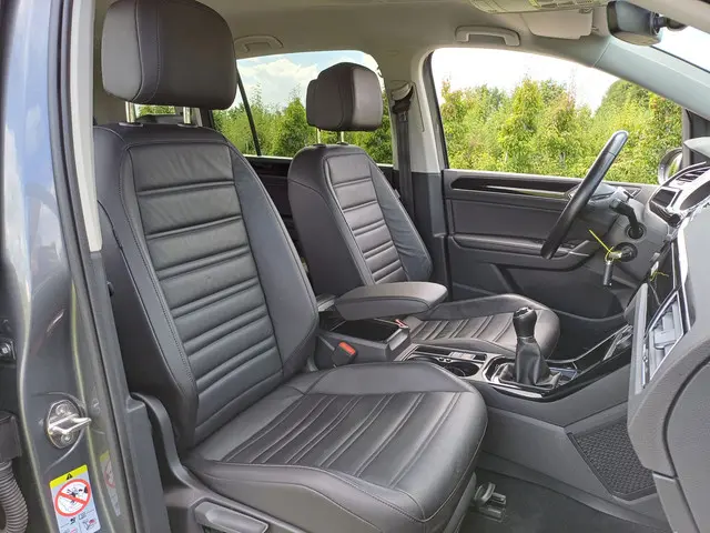 Volkswagen Touran 1.4 TSI Highline 2018 Benzine 36