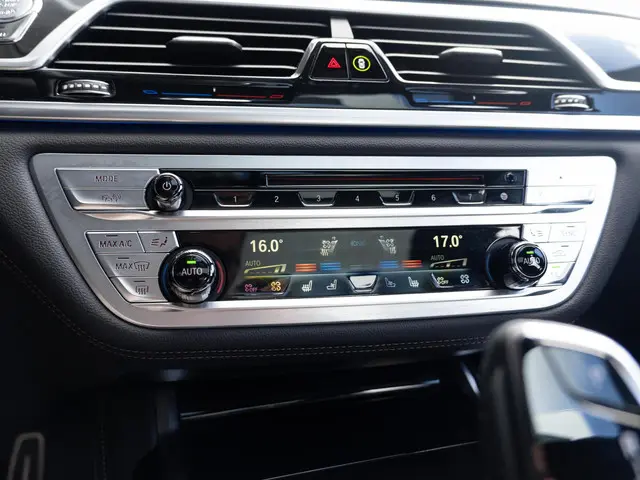 BMW 7 Serie 750Li xDrive 2022 Benzine 38