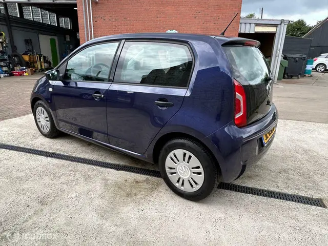 Volkswagen up! 1.0 move up! BlueMotion orig NL 2016 Benzine 8