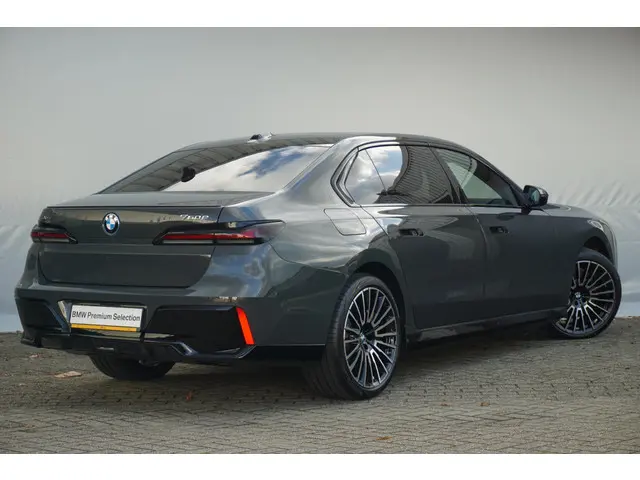 BMW 7 Serie 750e xDrive 2025 Hybride Benzine 2
