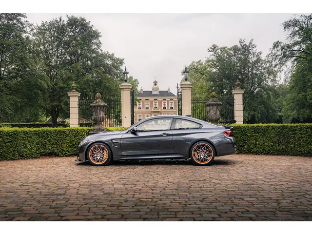 BMW M4 2