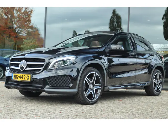 Mercedes-Benz GLA 200 PRESTIGE AUT. AMG 2016 Benzine