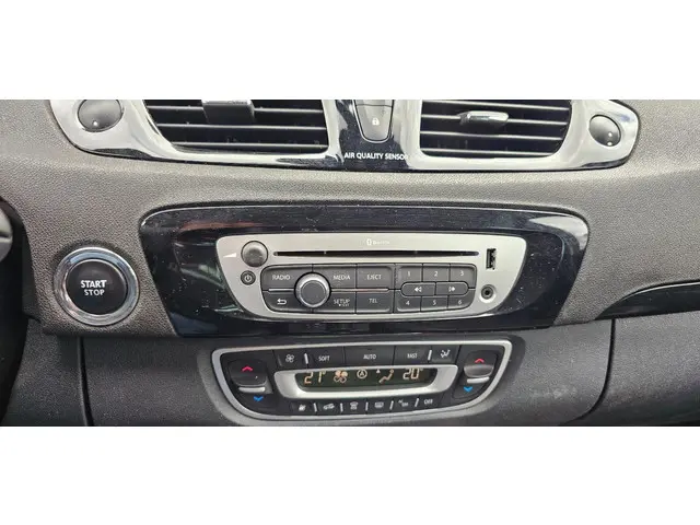 Renault Scénic 1.2 TCe Bose 2013 Benzine 23