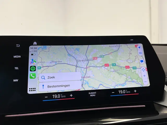 BMW X1 xDrive30e X-Line 2023 Hybride Benzine 28
